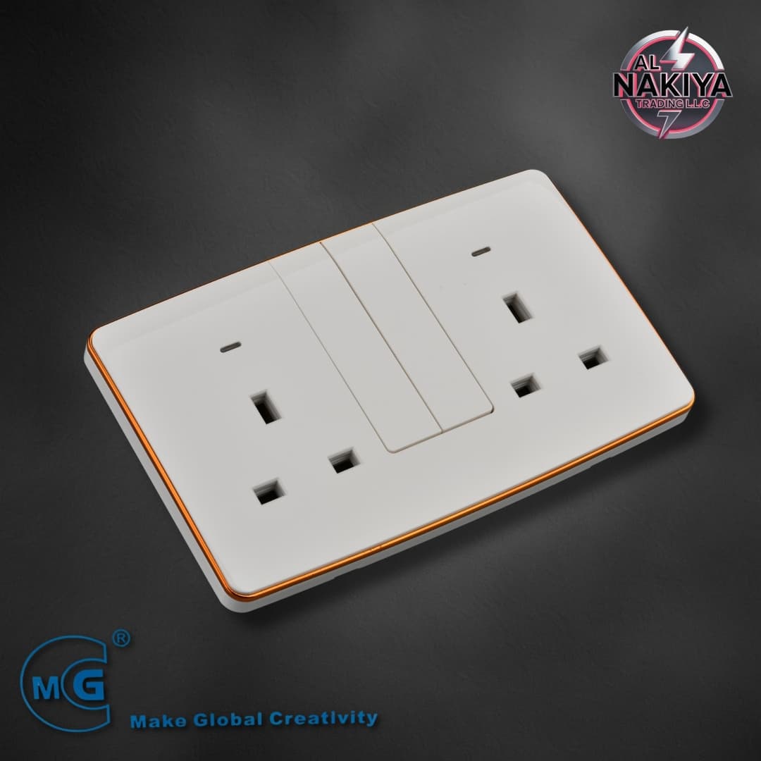 13A SOCKET DOUBLE WITH SWITCH AND NEON (BIG BUTTON) (WHITE+GOLD)