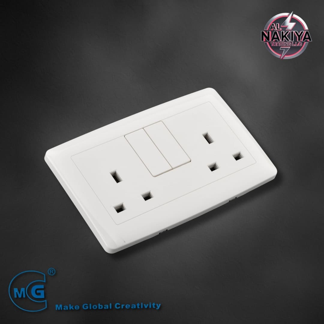13A SOCKET DOUBLE WITH SWITCH AND NEON