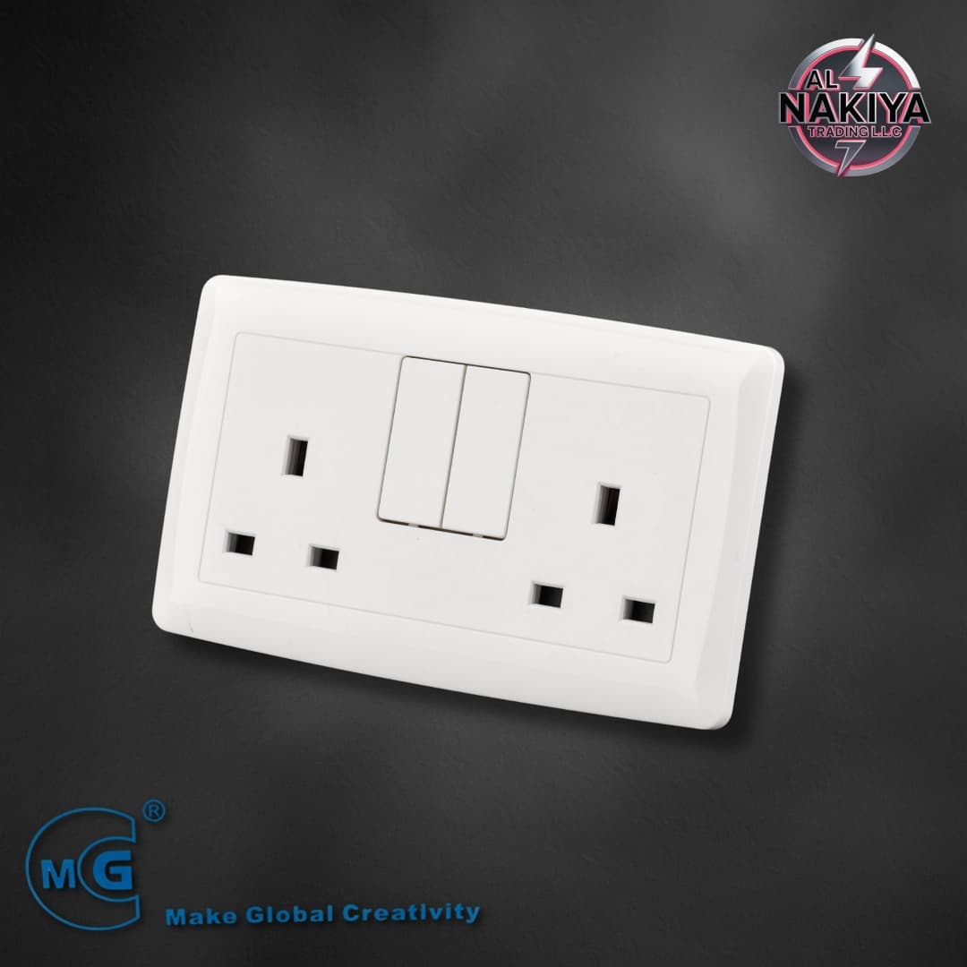 13A SOCKET DOUBLE WITH SWITCH AND NEON